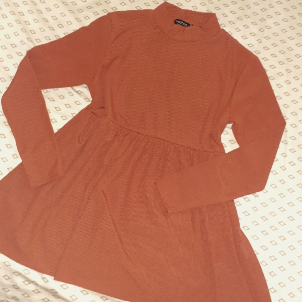 Boohoo ribbed rust peplum high neck top